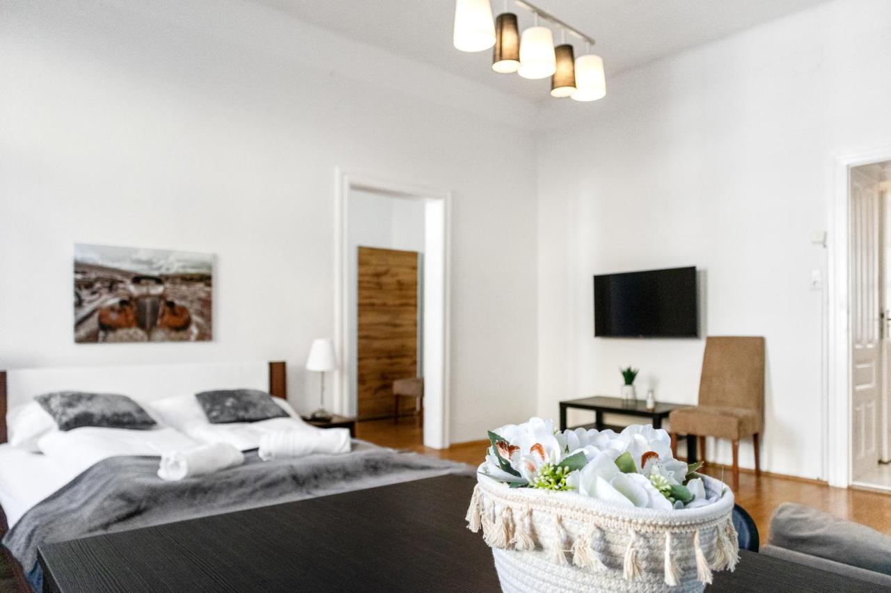 Beautiful 2Br Aptartment 12 Minutes To Downtown Wien Eksteriør bilde