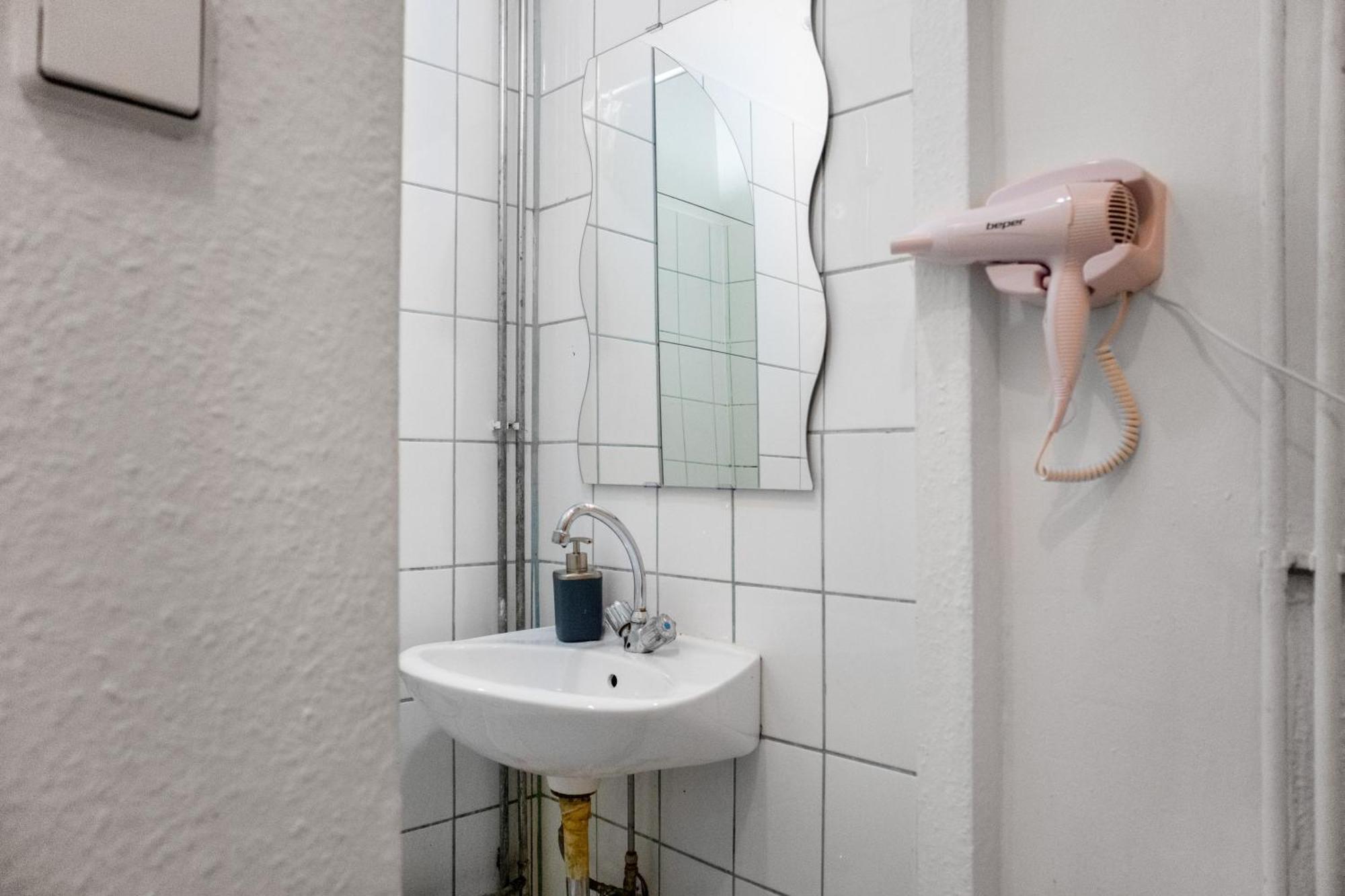 Beautiful 2Br Aptartment 12 Minutes To Downtown Wien Eksteriør bilde